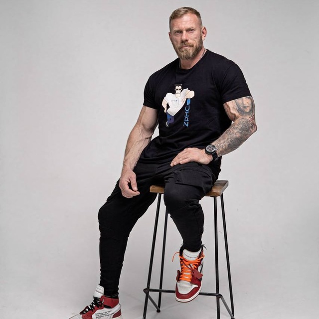 Деннис Вольф — профессиональный бодибилдер IFBB Pro и амбассадор ZPHC